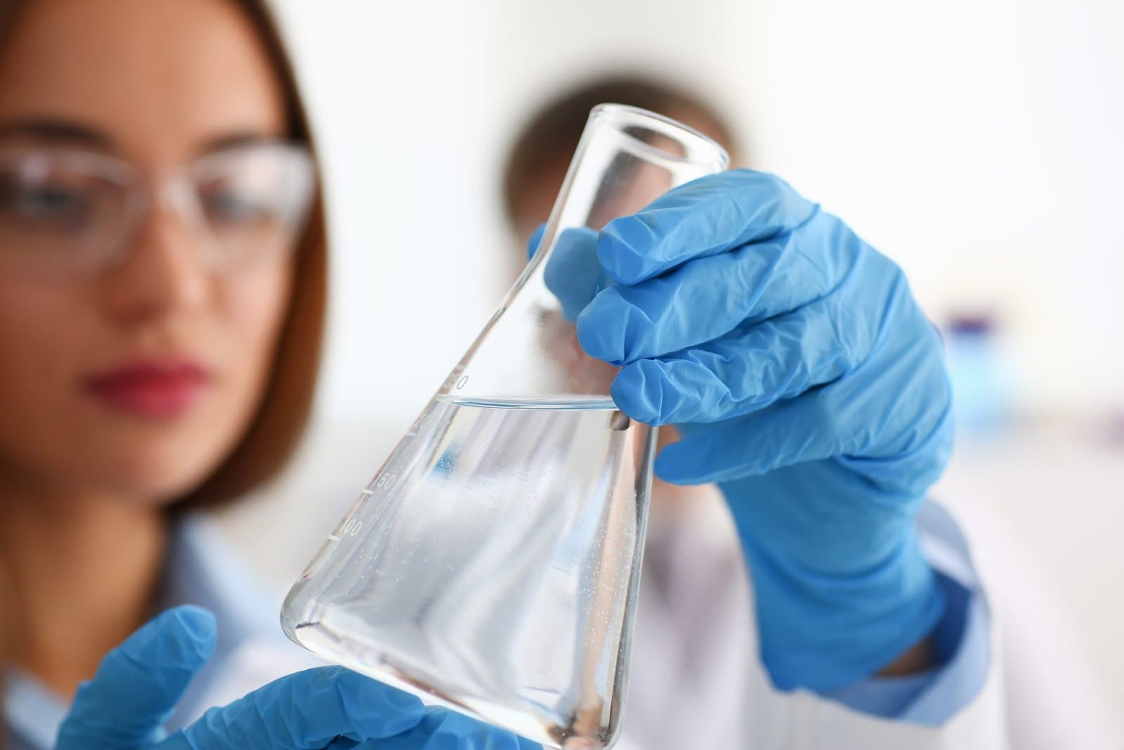 Le traitement de l'eau dans un laboratoire d'essai et d'analyse